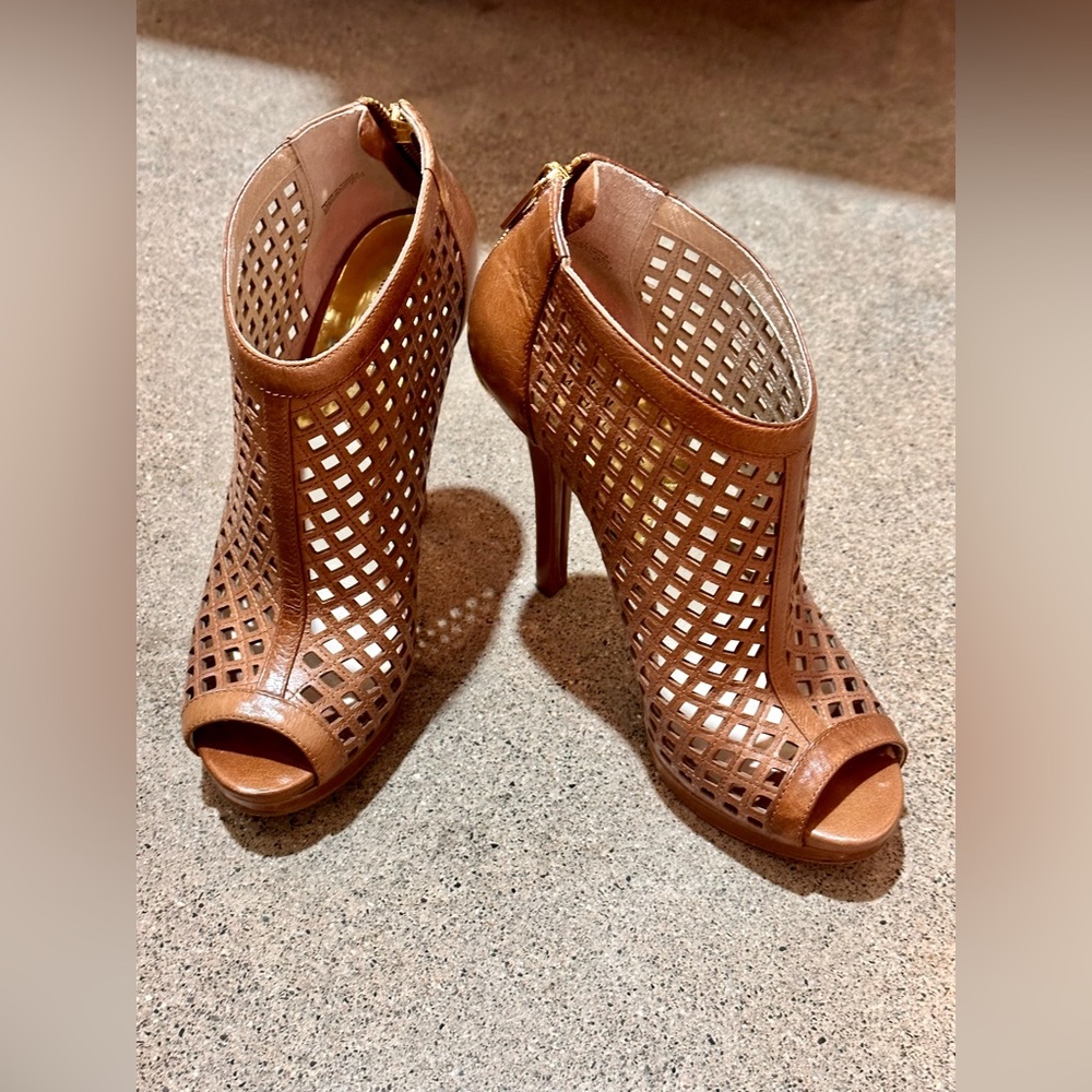 Michael Kors Caged Women's  4 High Heel - Picture 2 of 8